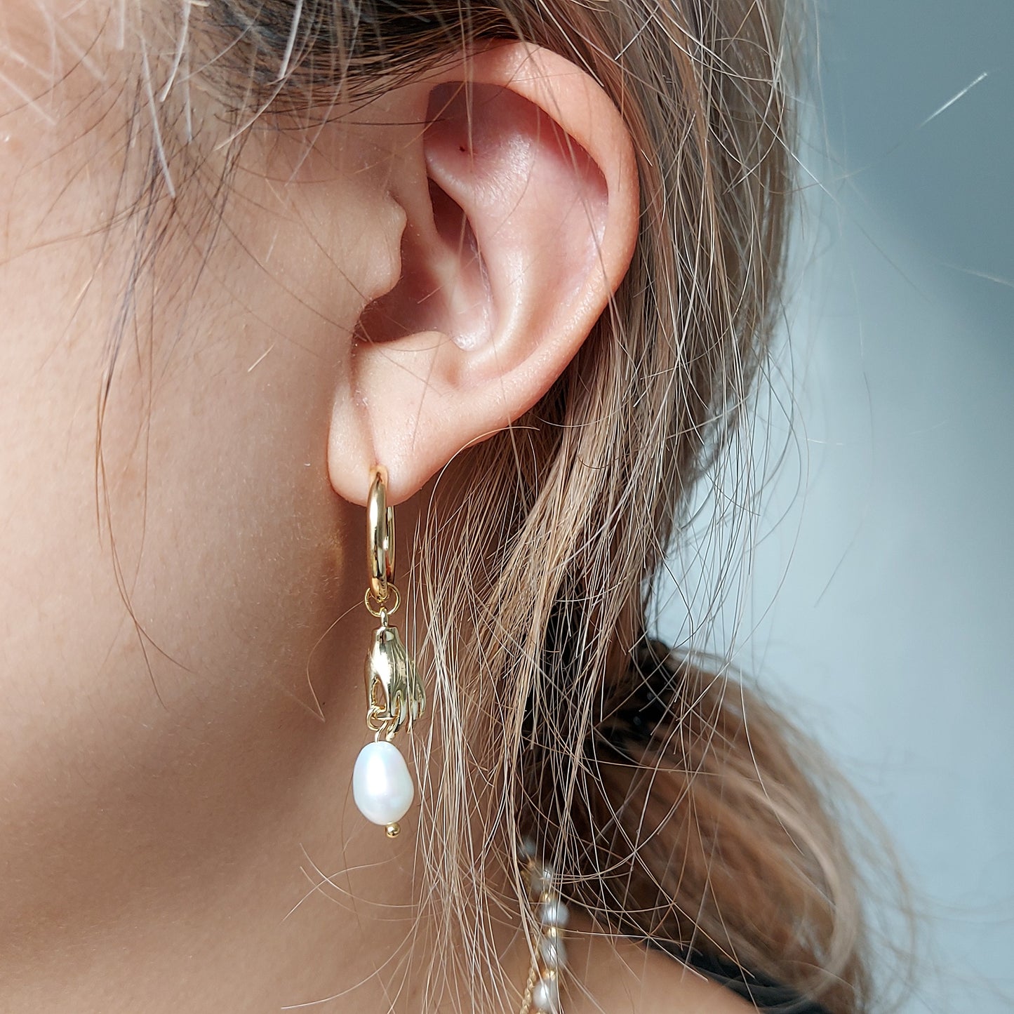 HAND-PICKED Teardrop Baroque Pearl and hand Hoop Earrings / Freshwater Pearl Unique Hoop Earrings