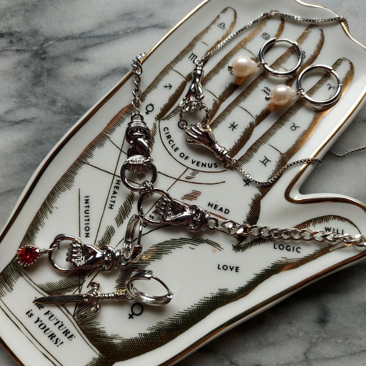 HAND IN HAND Silver Chunky Chain Necklace
