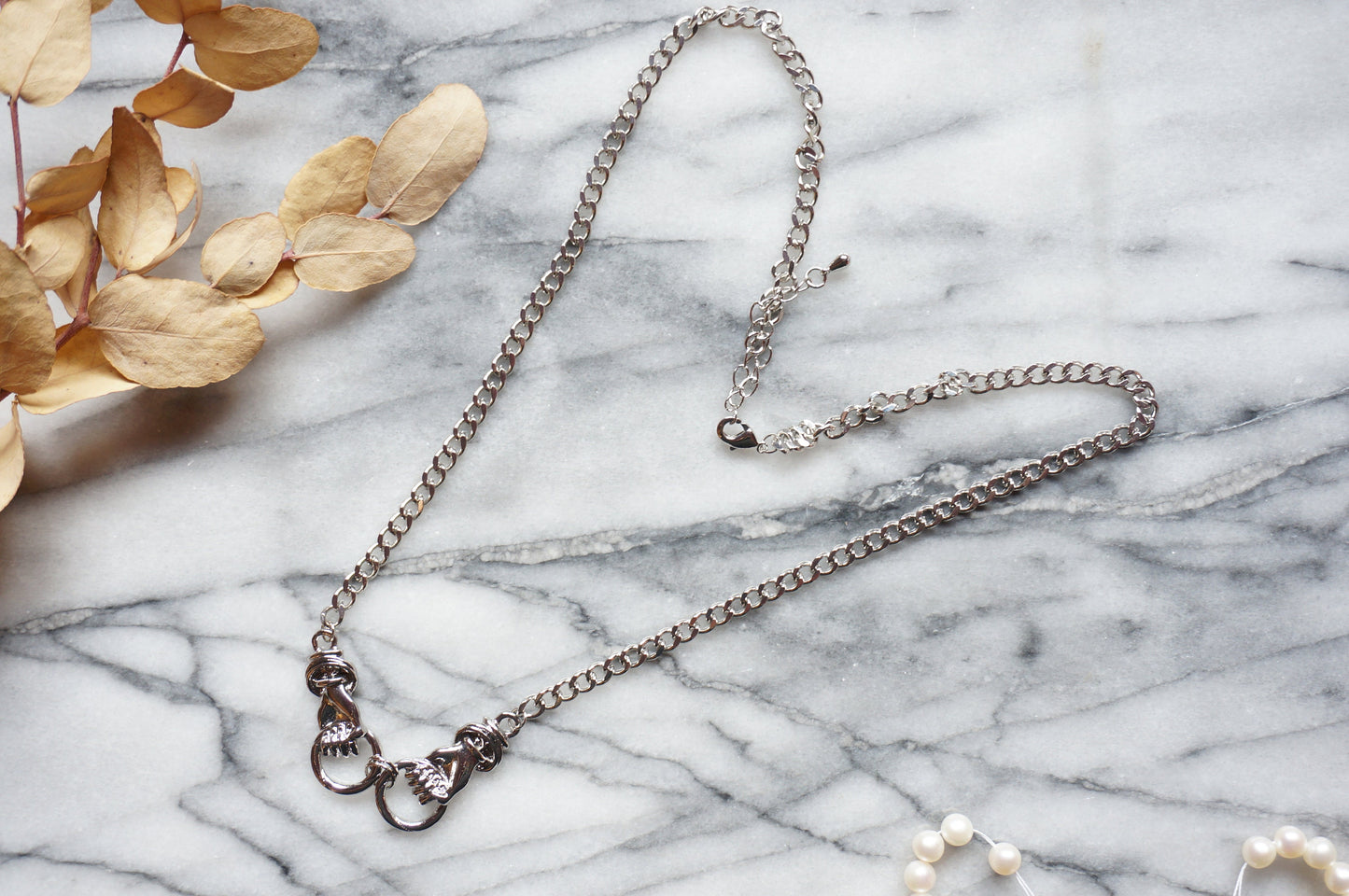 HAND IN HAND Silver Chunky Chain Necklace