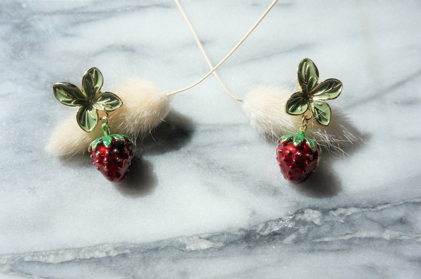 ICHIGO Strawberry Earrings / Fruit Earrings / Summer Earrings