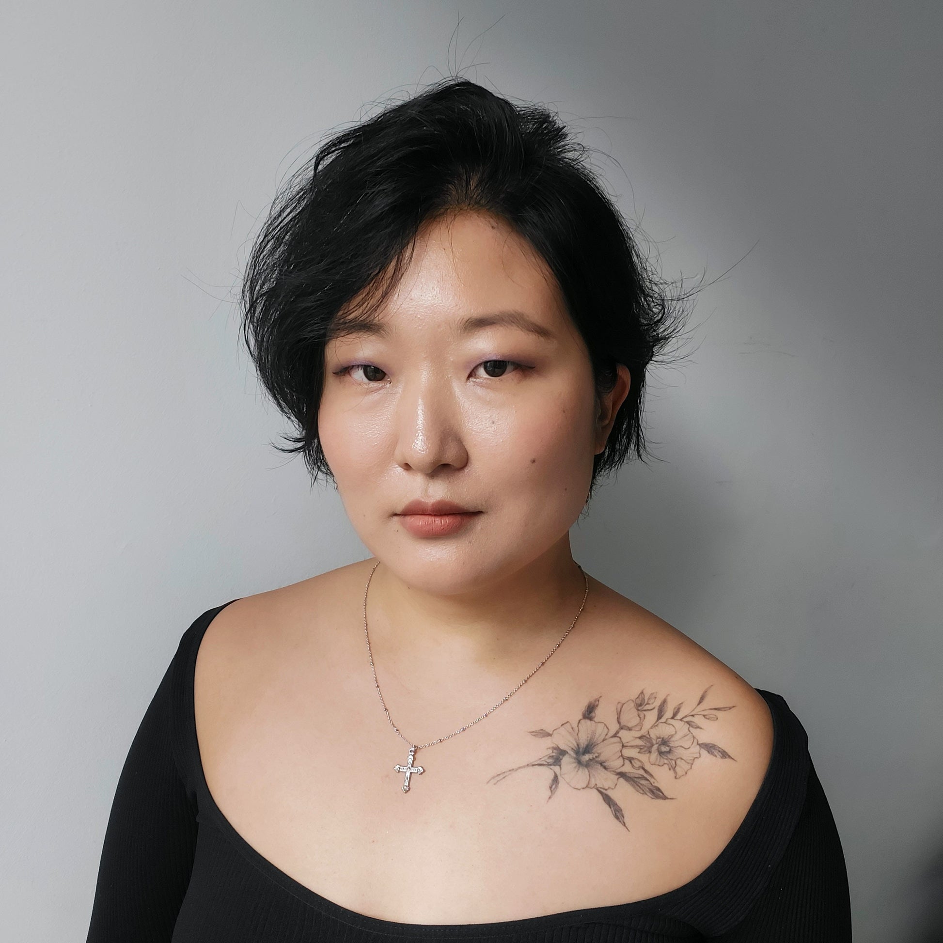 CROSS Antique Necklace in Gold / Silver