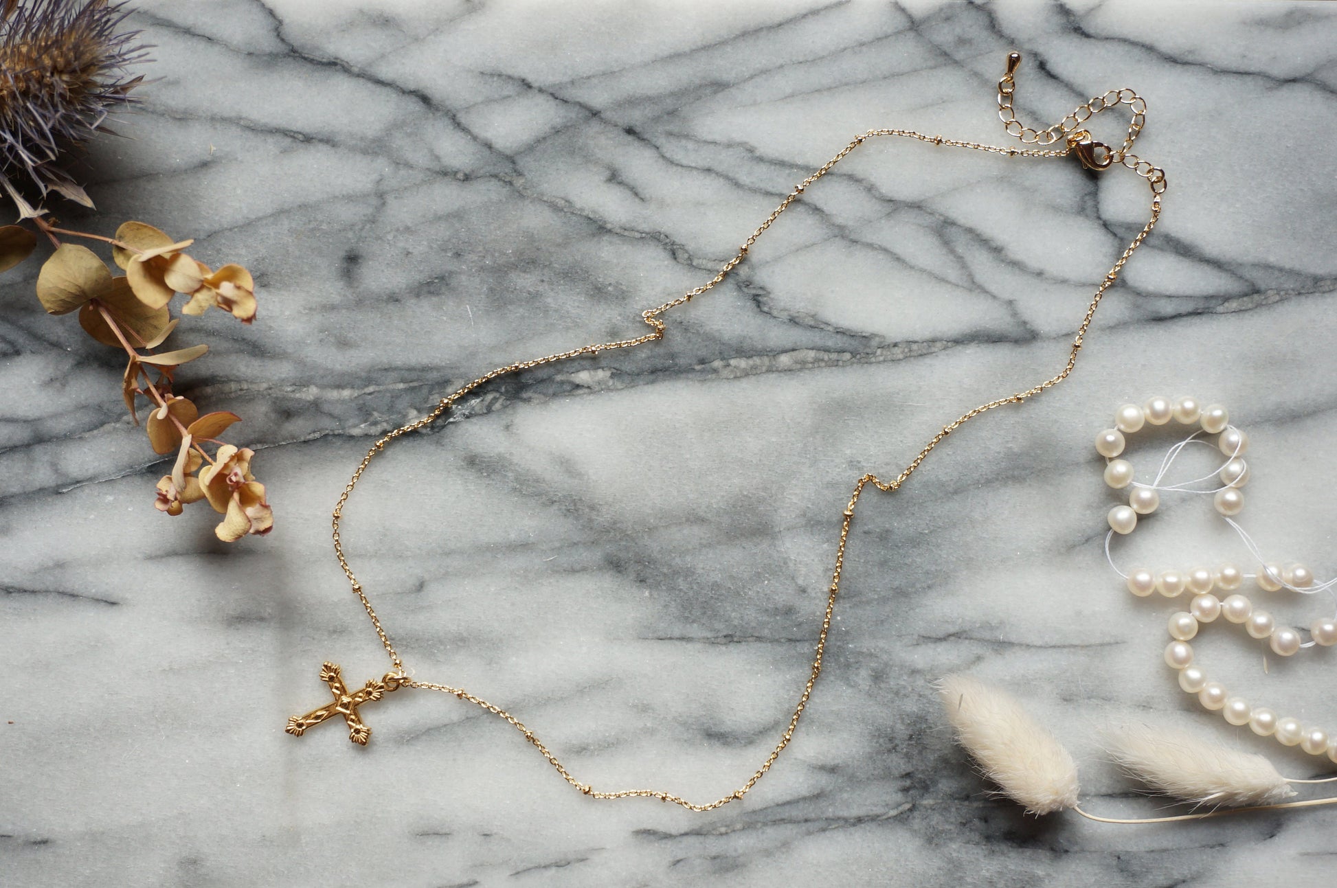 CROSS Antique Necklace in Gold / Silver