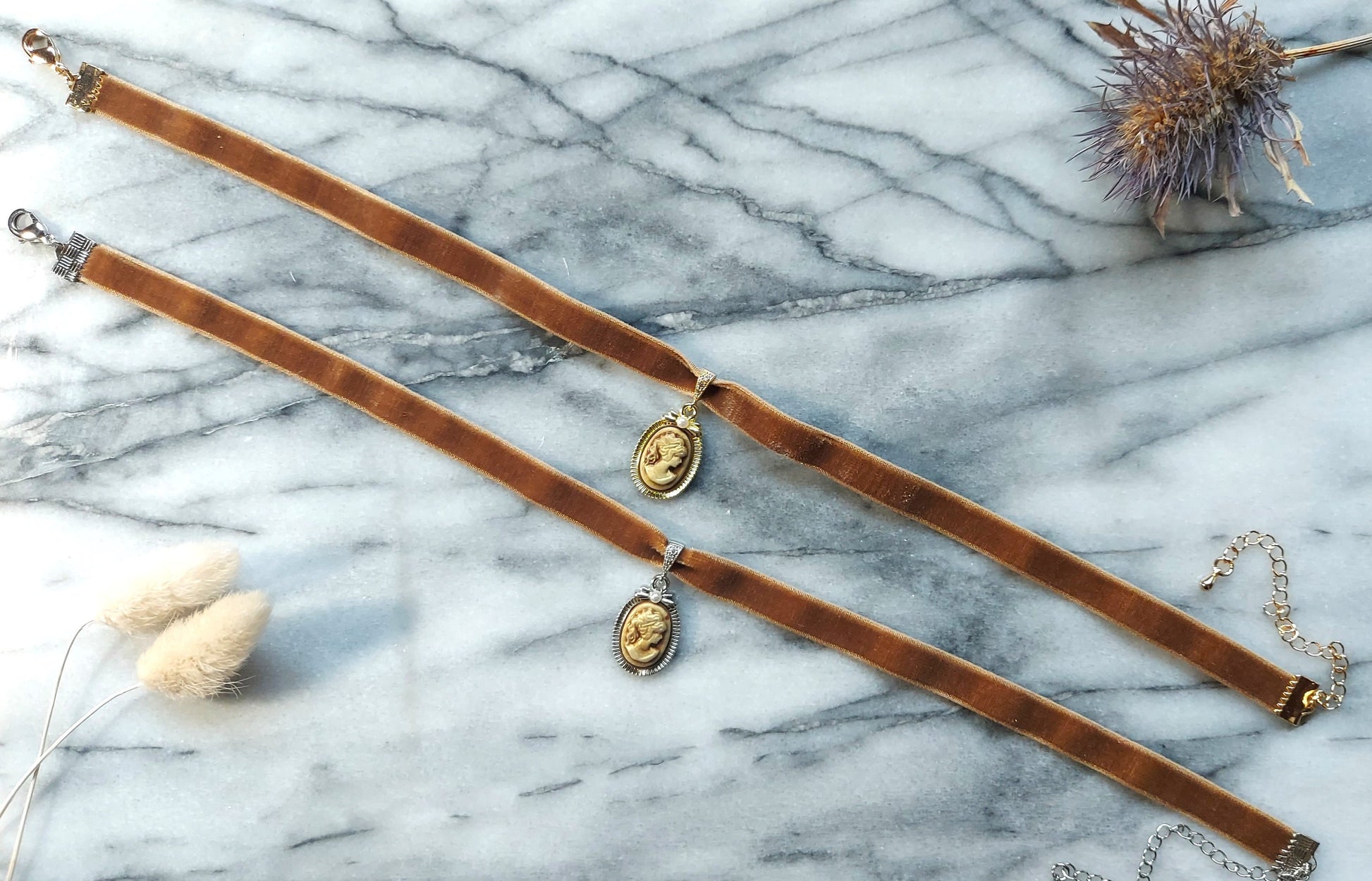 CAMEO- Ochre brown Stretch Velvet Choker with Portrait Pendant in Gold / Silver / Dark Academia Choker