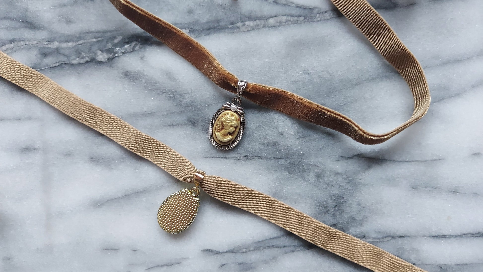 CAMEO- Ochre brown Stretch Velvet Choker with Portrait Pendant in Gold / Silver / Dark Academia Choker