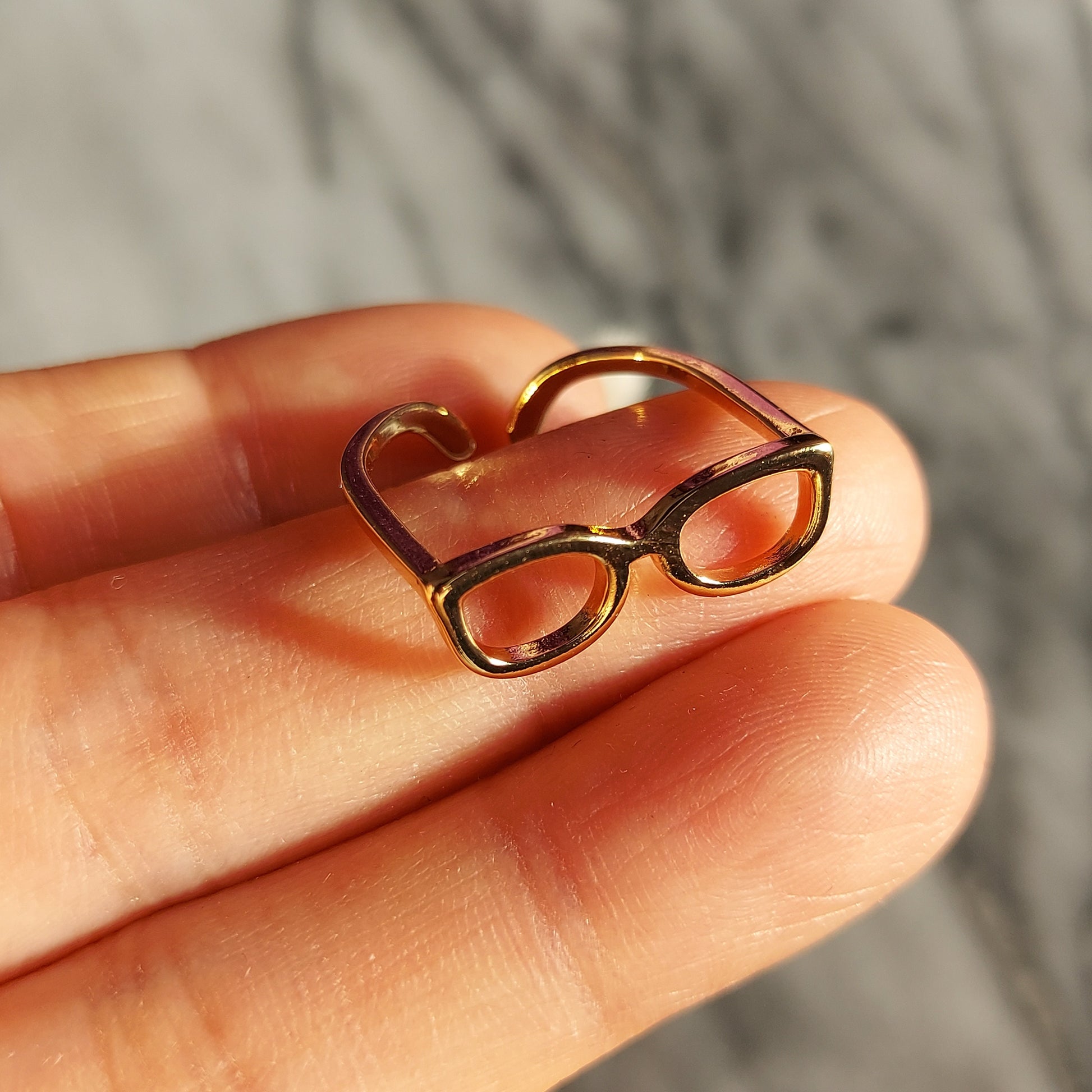 MIRANDA Gold Glasses Adjustable Ring