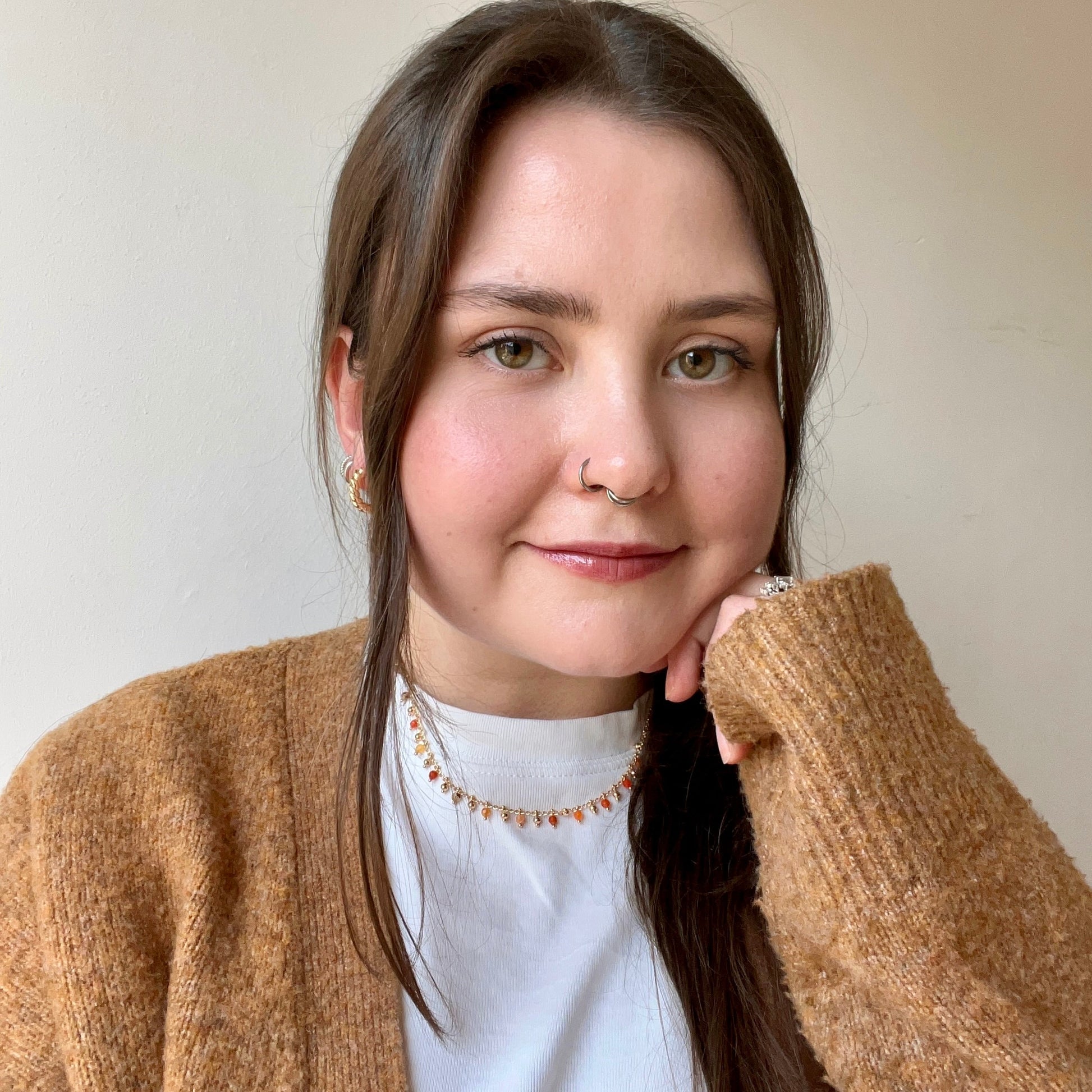 Gold Beaded Chain Choker in Green / Amber