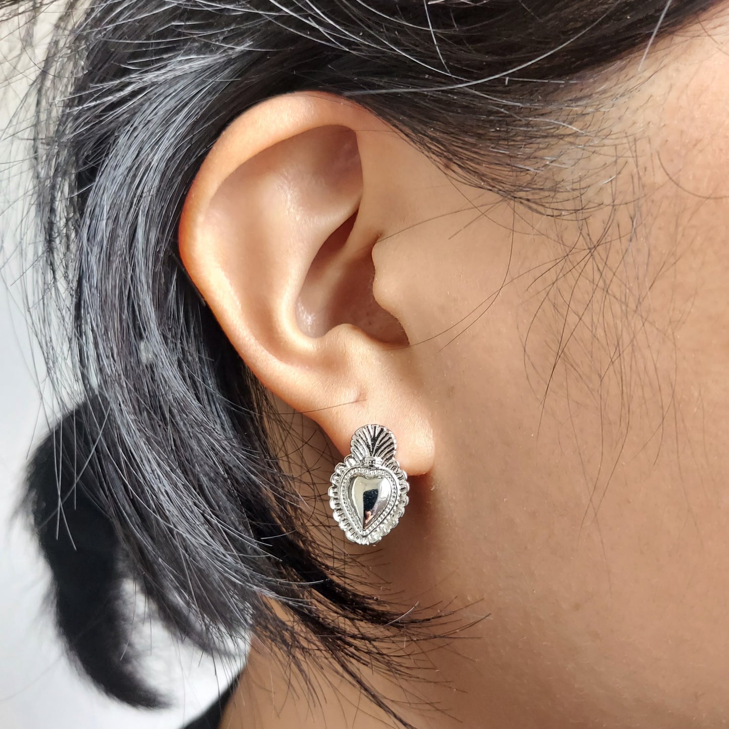 Sacred heart stud earrings Gold/Silver Plated Earrings
