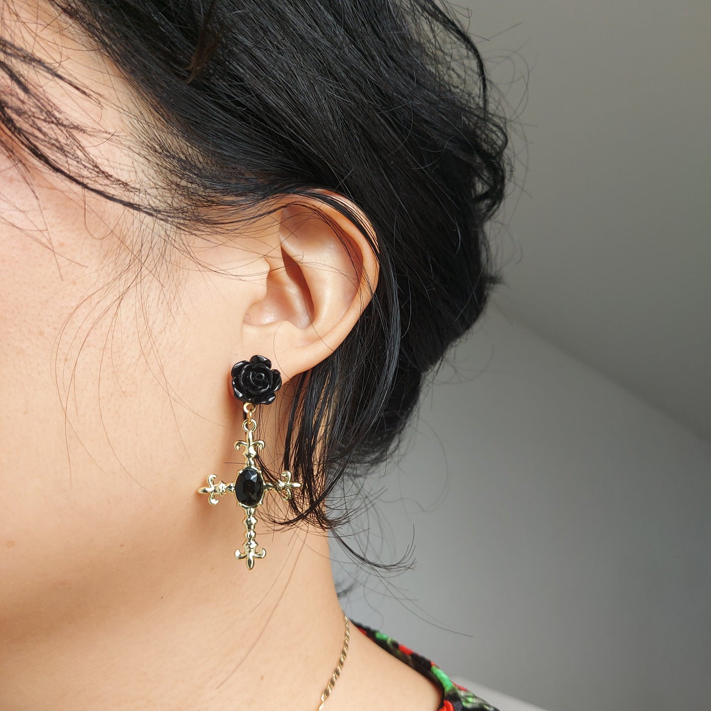 EVELYN Black Rose and Cross Earrings