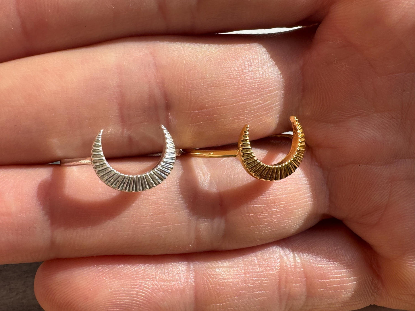 Crescent Moon Ring in Gold / Silver