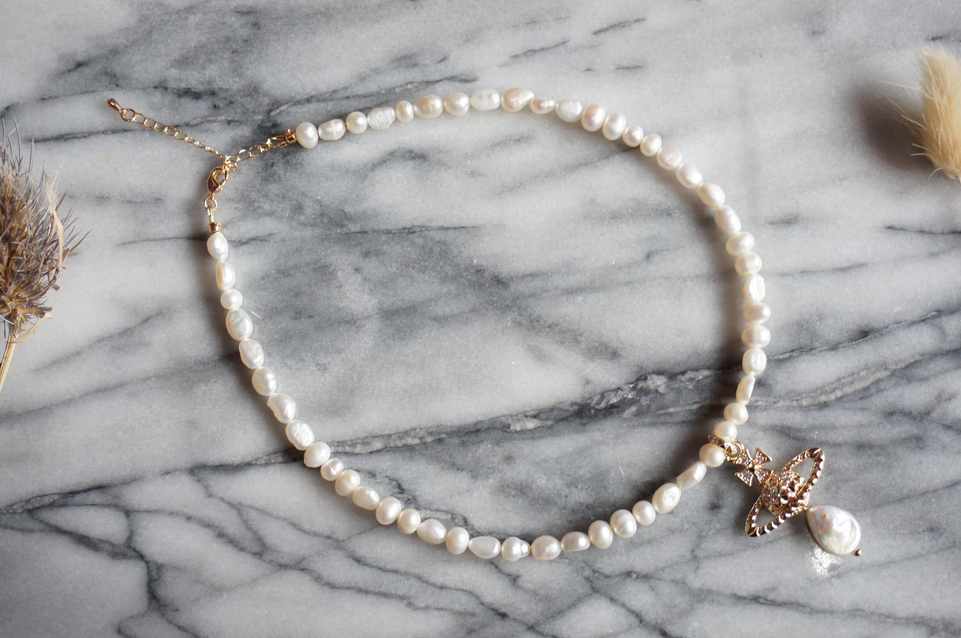 ELIZABETH Regal Orb Pearl Strand Necklace in Gold / Silver