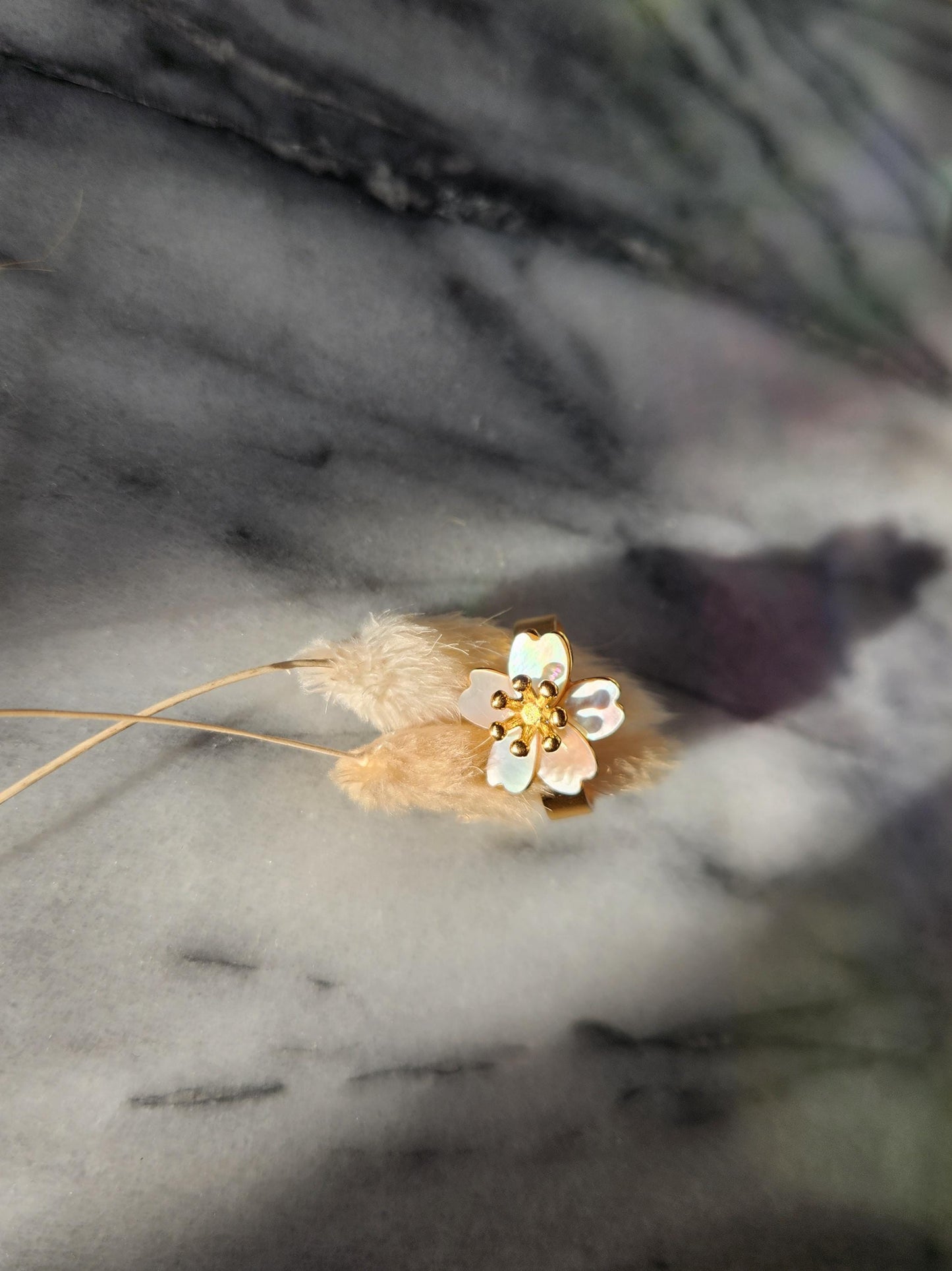 Sakura Thick adjustable gold band Ring