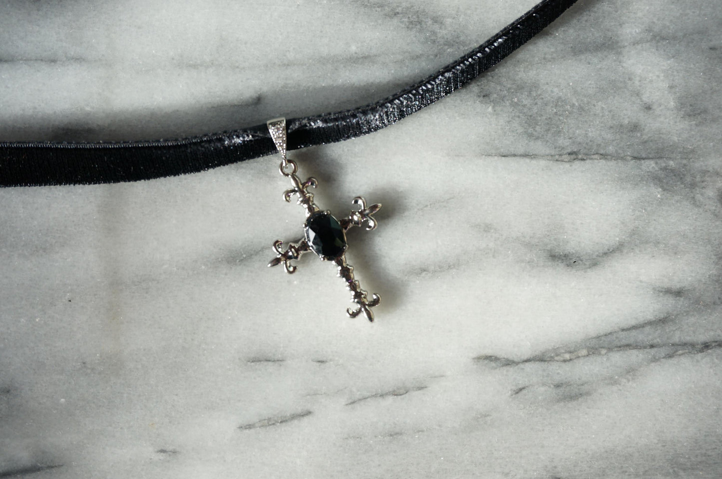 Edith Gold / Silver Black Velvet Choker