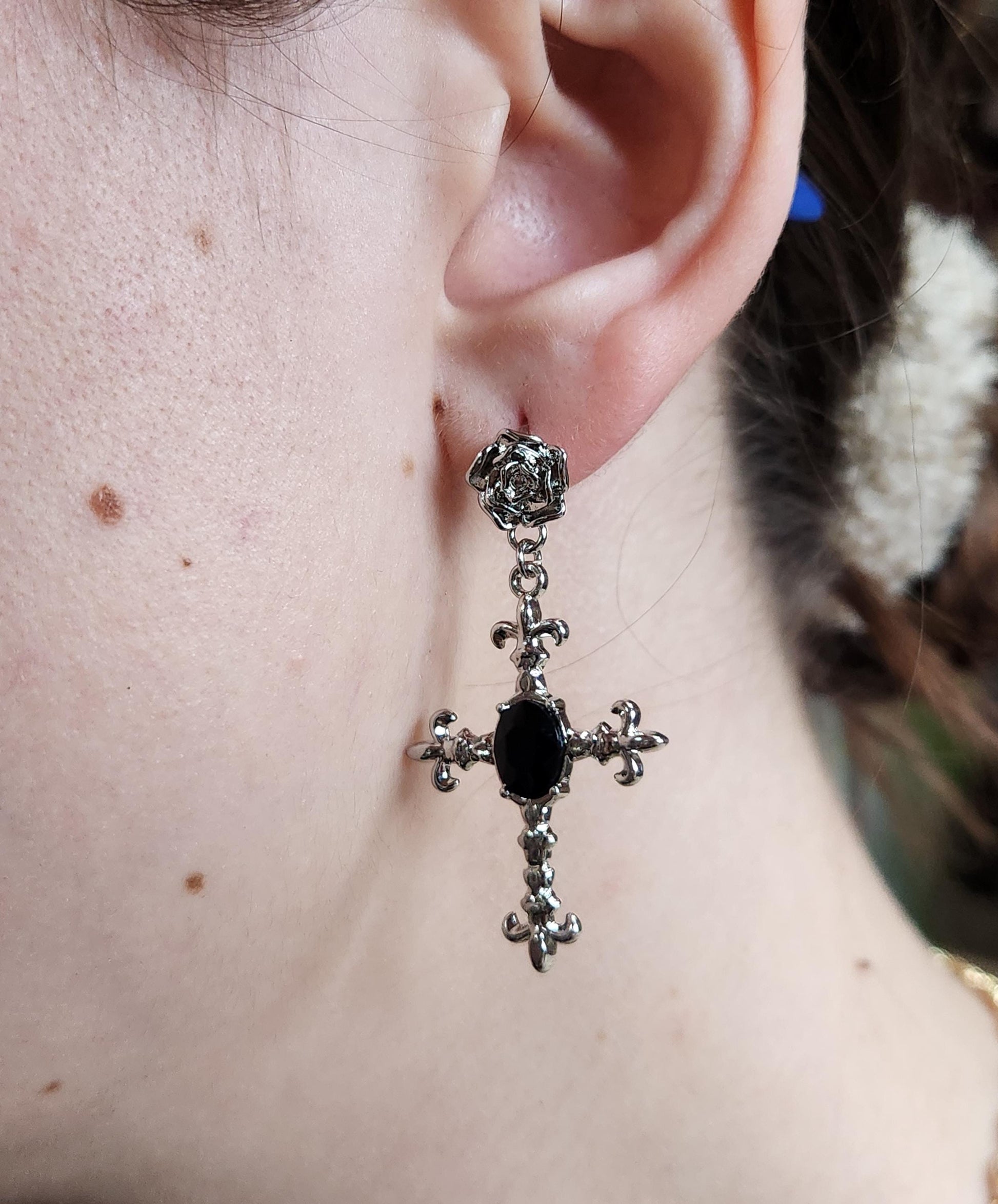 EDITH Rose Stud and Black Gem Cross Earrings