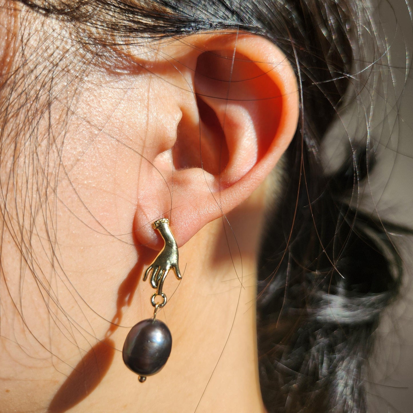 HAND HOLDING baroque Pearl 18k gold plated STUD earrings / white and black pearl earrings