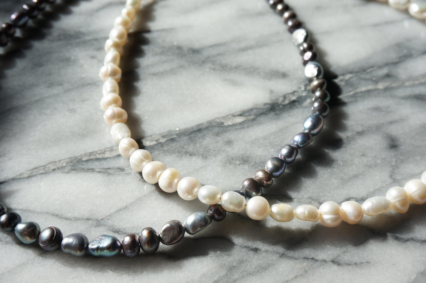 Genuine freshwater pearl necklace / white and black pearl unisex necklace