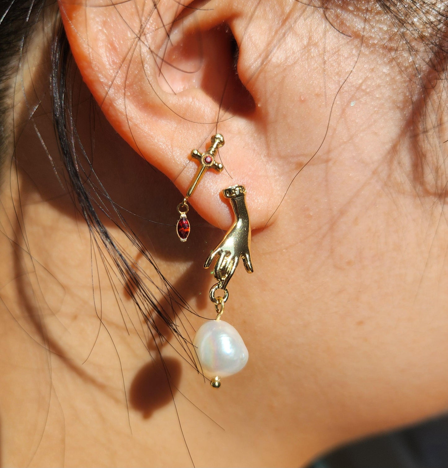 HAND HOLDING baroque Pearl 18k gold plated STUD earrings / white and black pearl earrings
