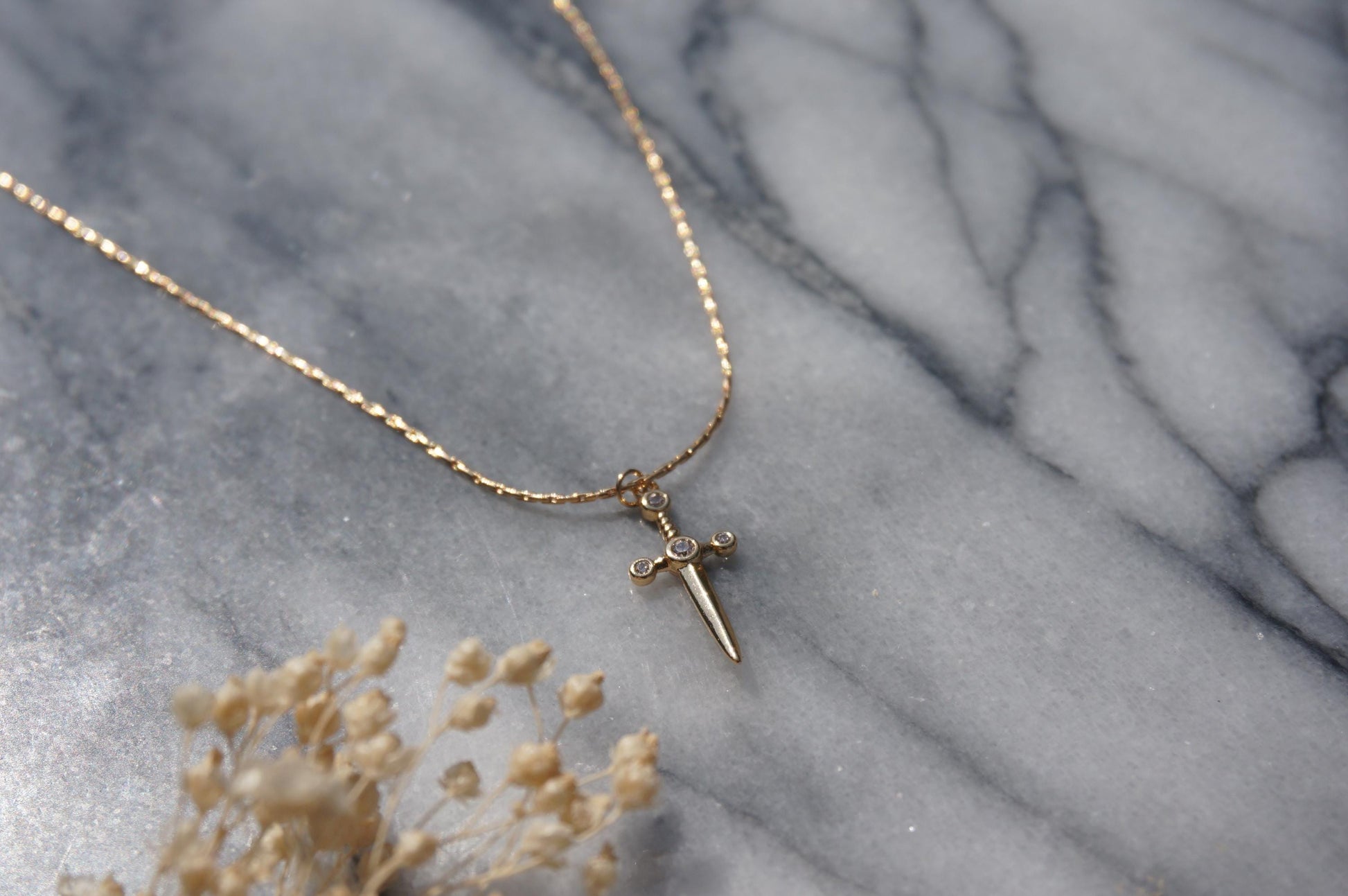 Tiny sword necklace gold/silver / dainty dagger necklace