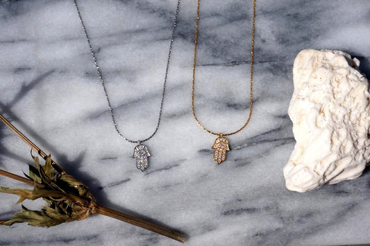 HAMSA Hand pendant Dainty necklace Gold/Silver