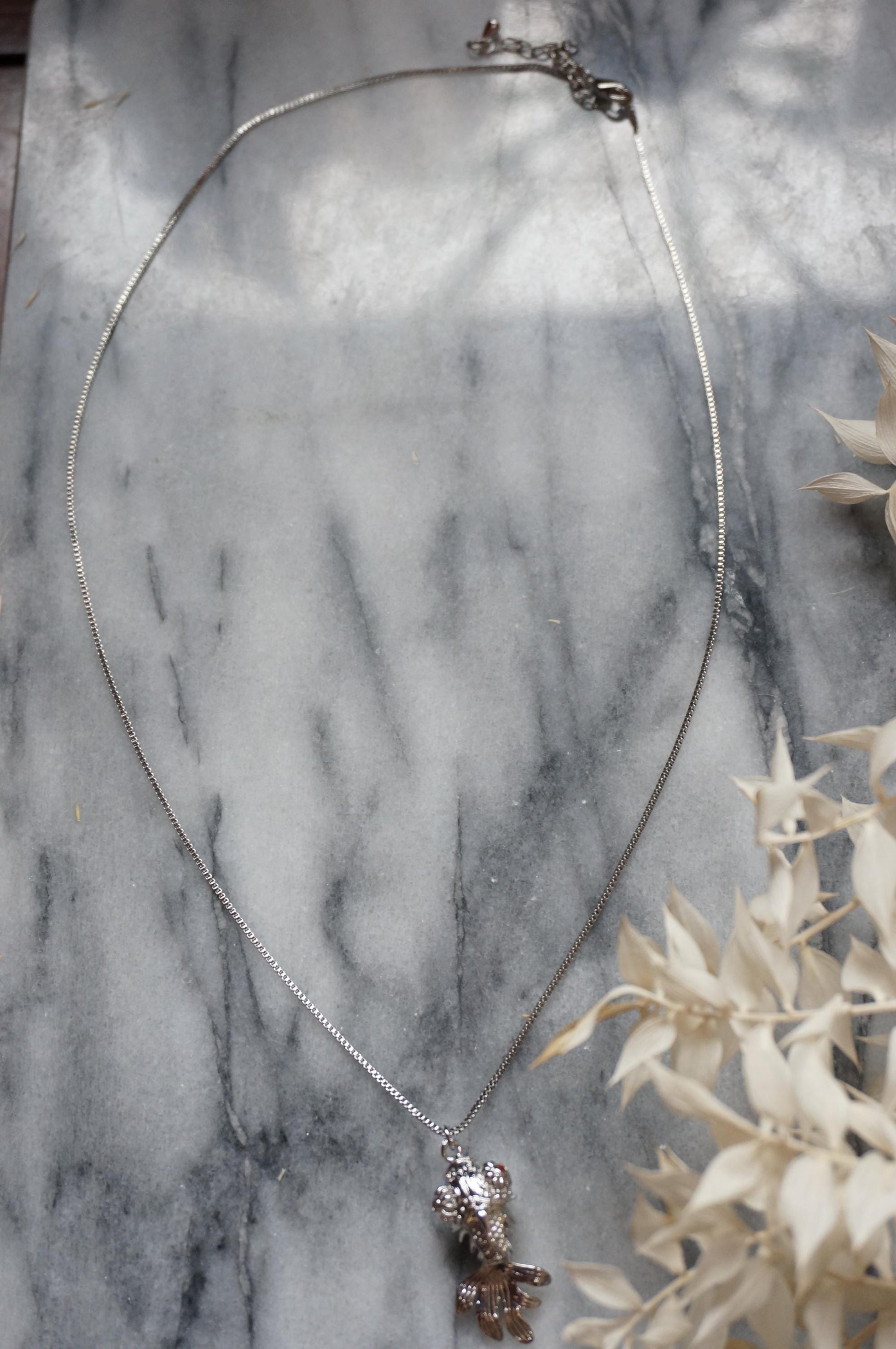 KINGYO Gold/Silver Moving Goldfish Pendant necklace