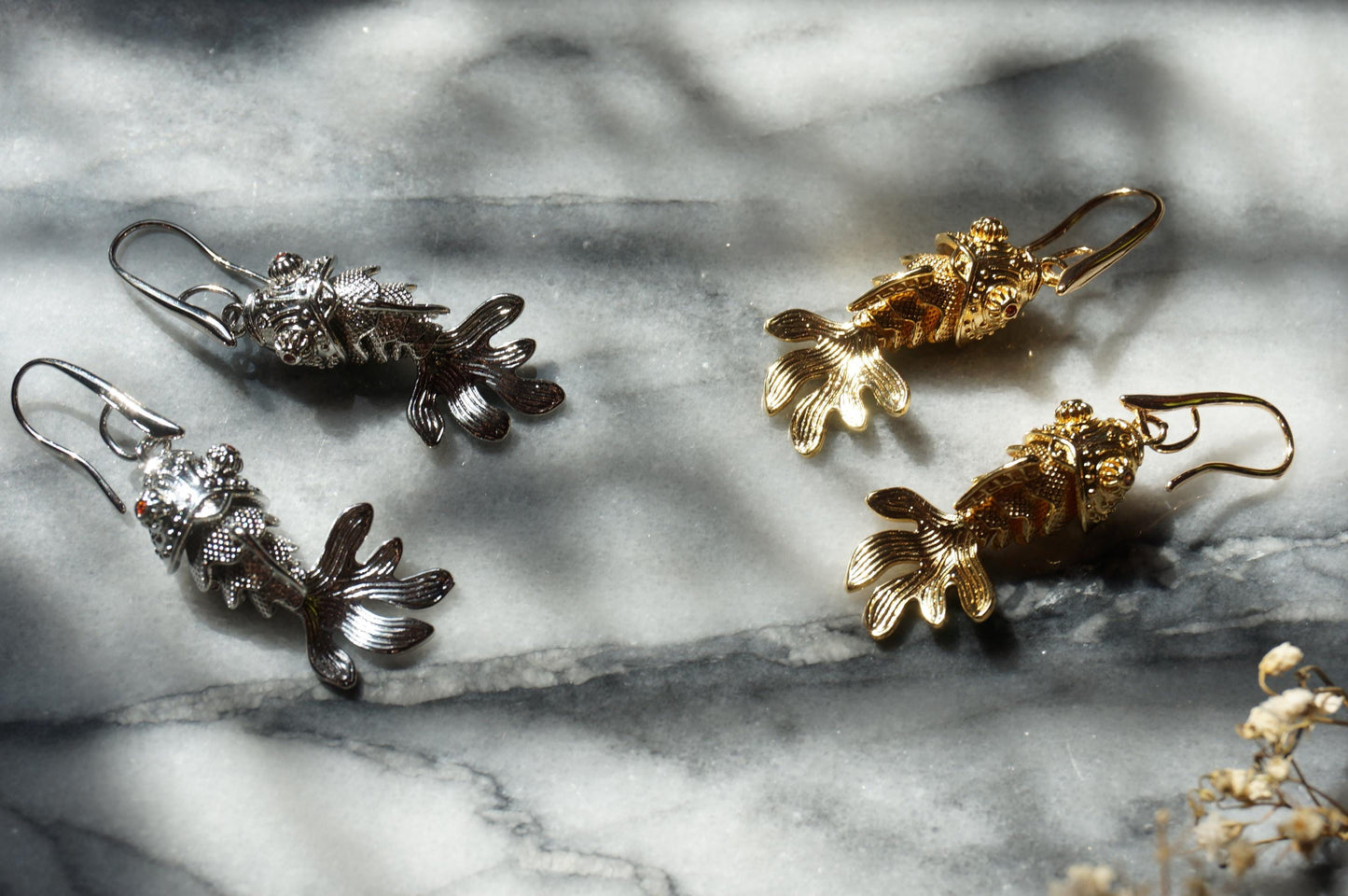 KINGYO Gold/Silver Moving Goldfish Earrings