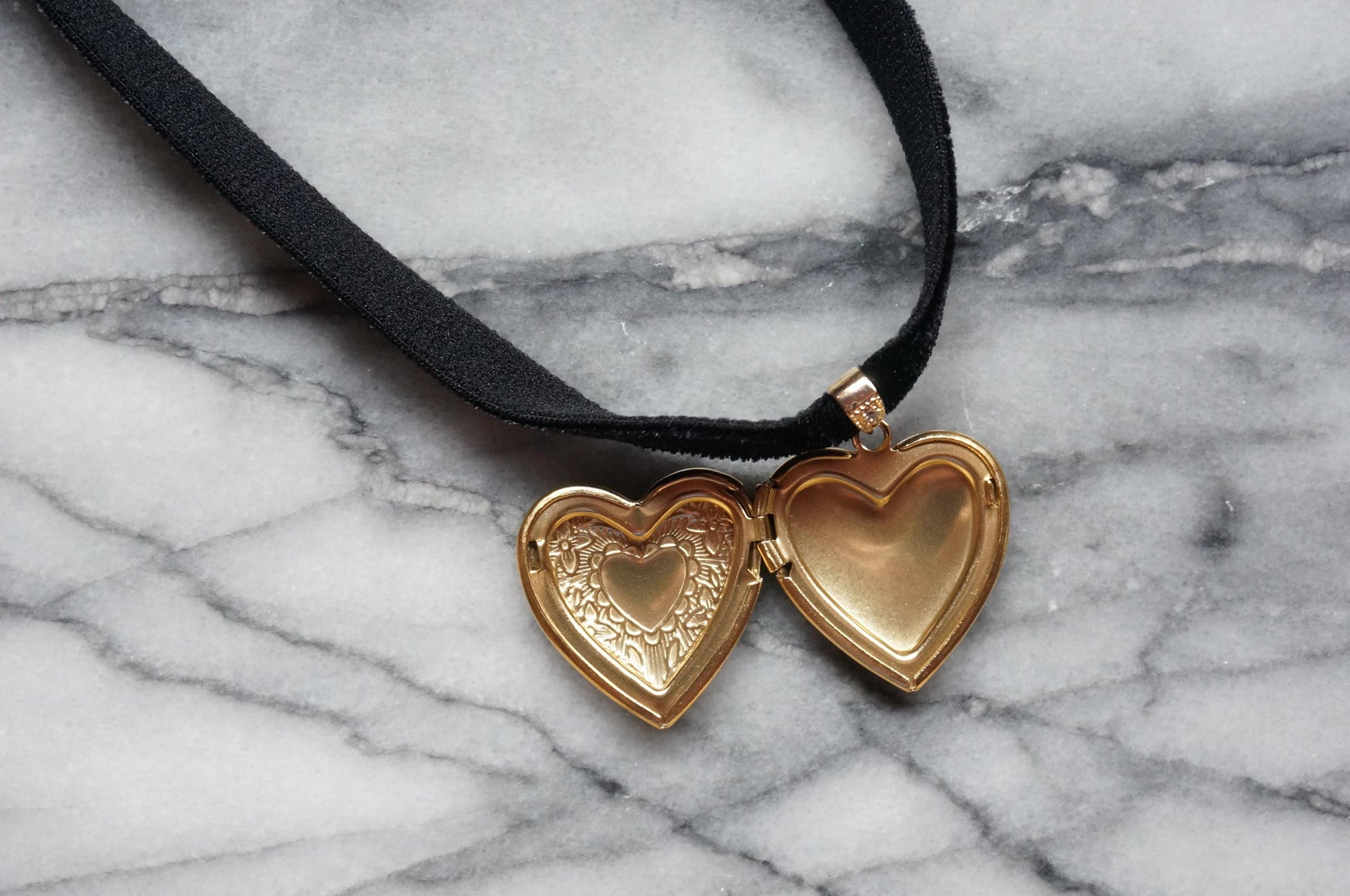 Silver Heart locket / pearl heart Brown stretch velvet choker