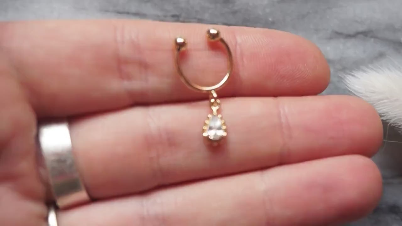 Dainty Septum Clip On Piercing / Teardrop Septum Clip on