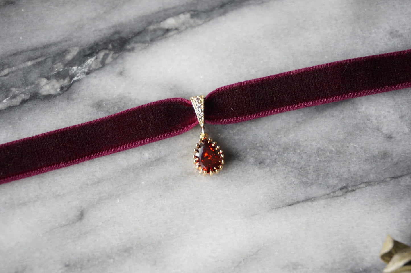 RUBY Deep Red Teardrop and Burgundy/Black Stretch Velvet Choker