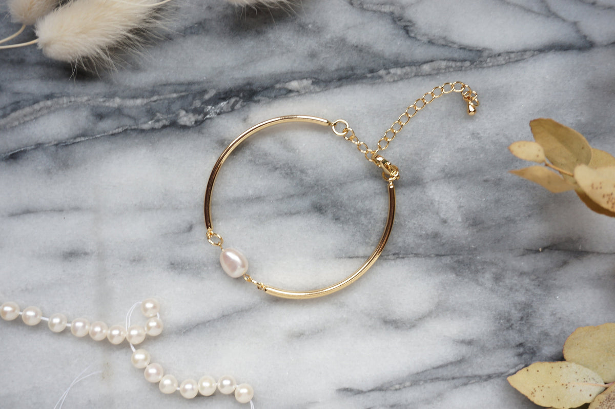 Minimal Gold/Silver Pearl bracelet / Gifts for Her