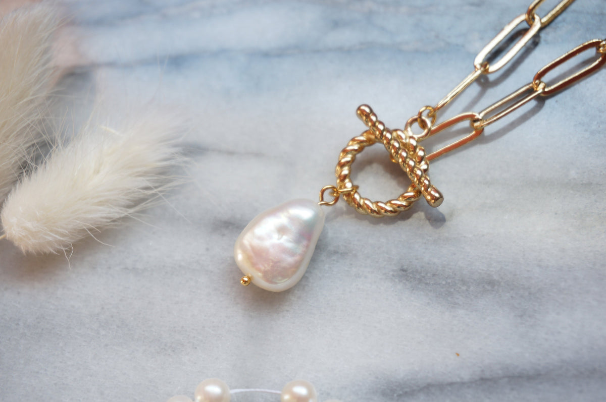 Chunky Gold Chain T-Bar Necklace with Pearldrop Pendant