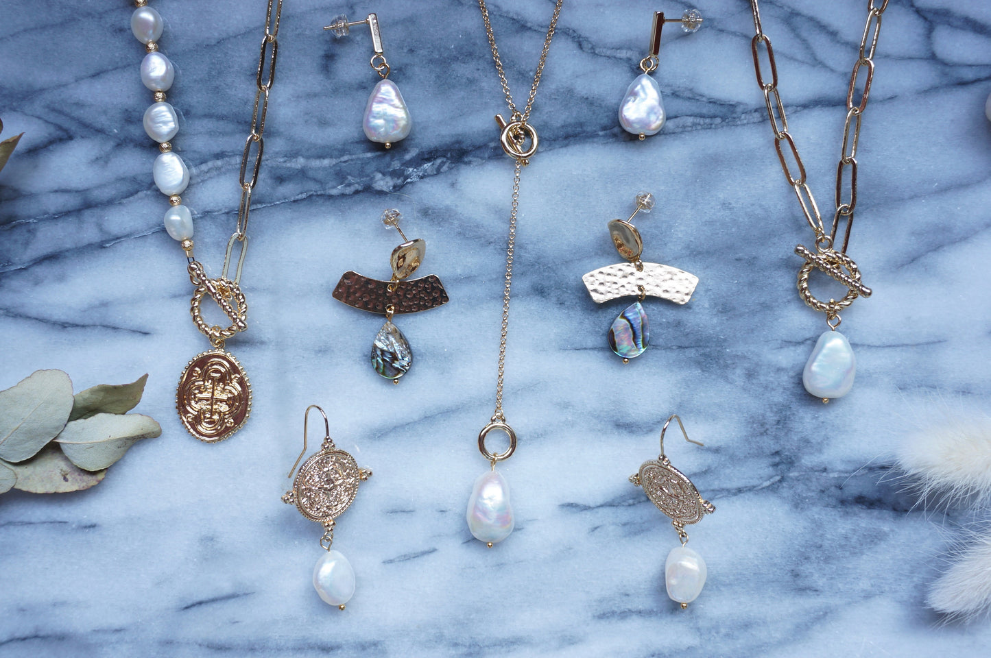 Chunky Gold Chain T-Bar Necklace with Pearldrop Pendant