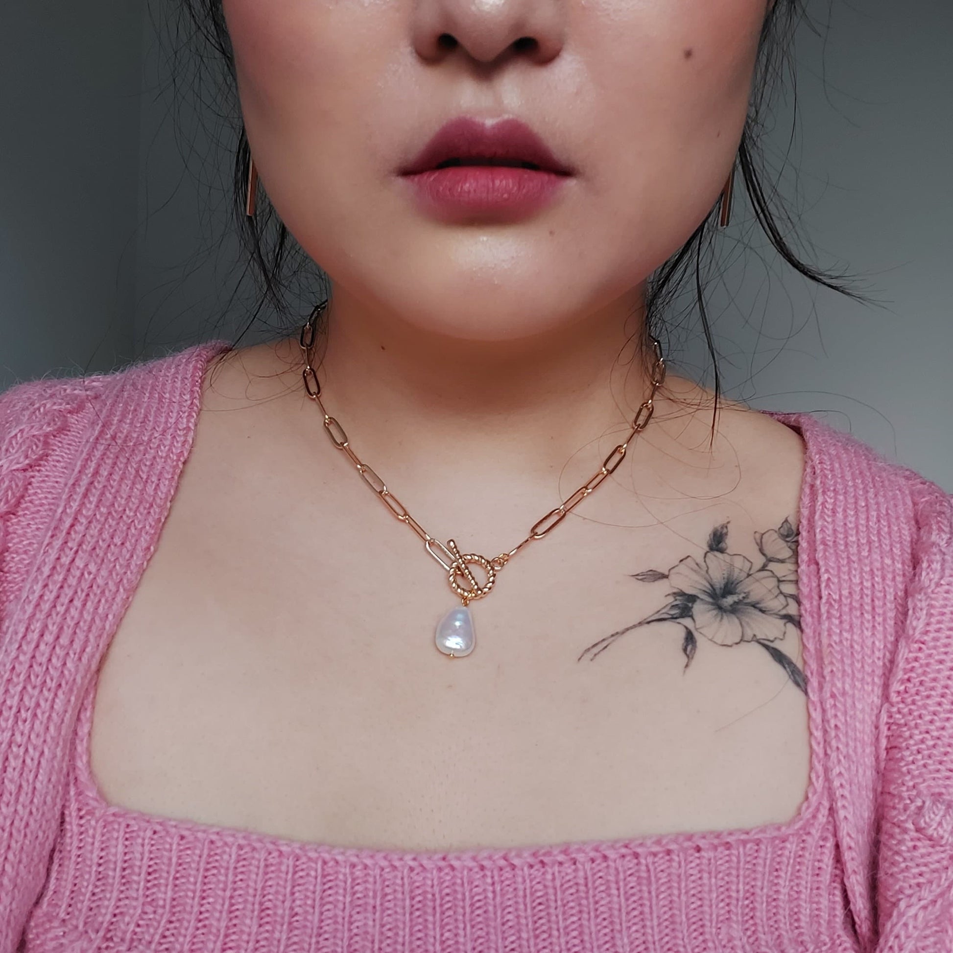 Chunky Gold Chain T-Bar Necklace with Pearldrop Pendant
