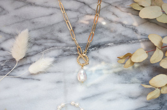 Chunky Gold Chain T-Bar Necklace with Pearldrop Pendant