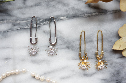 ARACHNO Safety Pin and Spider Earrings (Gold/Silver)