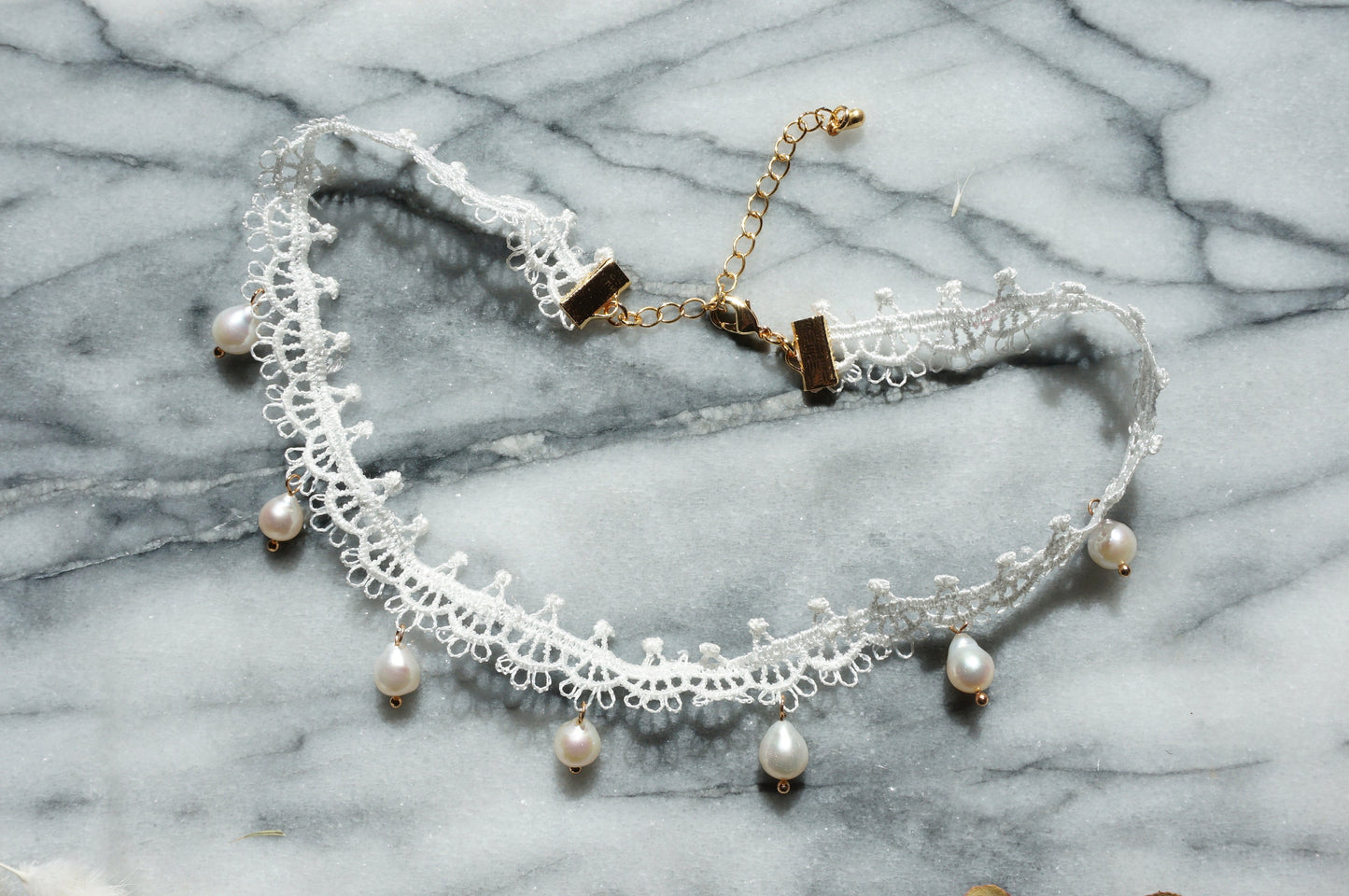KATE White Lace with Teardrop Freshwater Pearls Choker Necklace