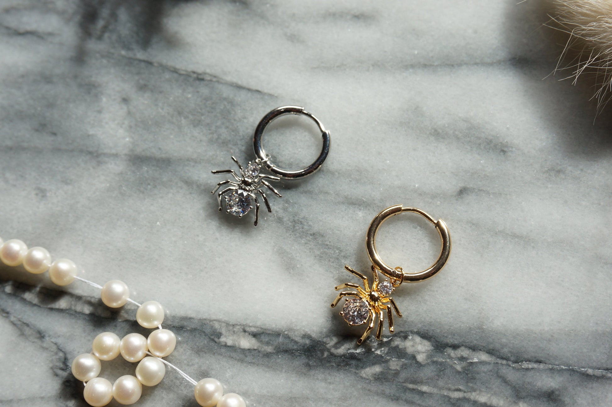 Spider Huggie Hoop SINGLE earring