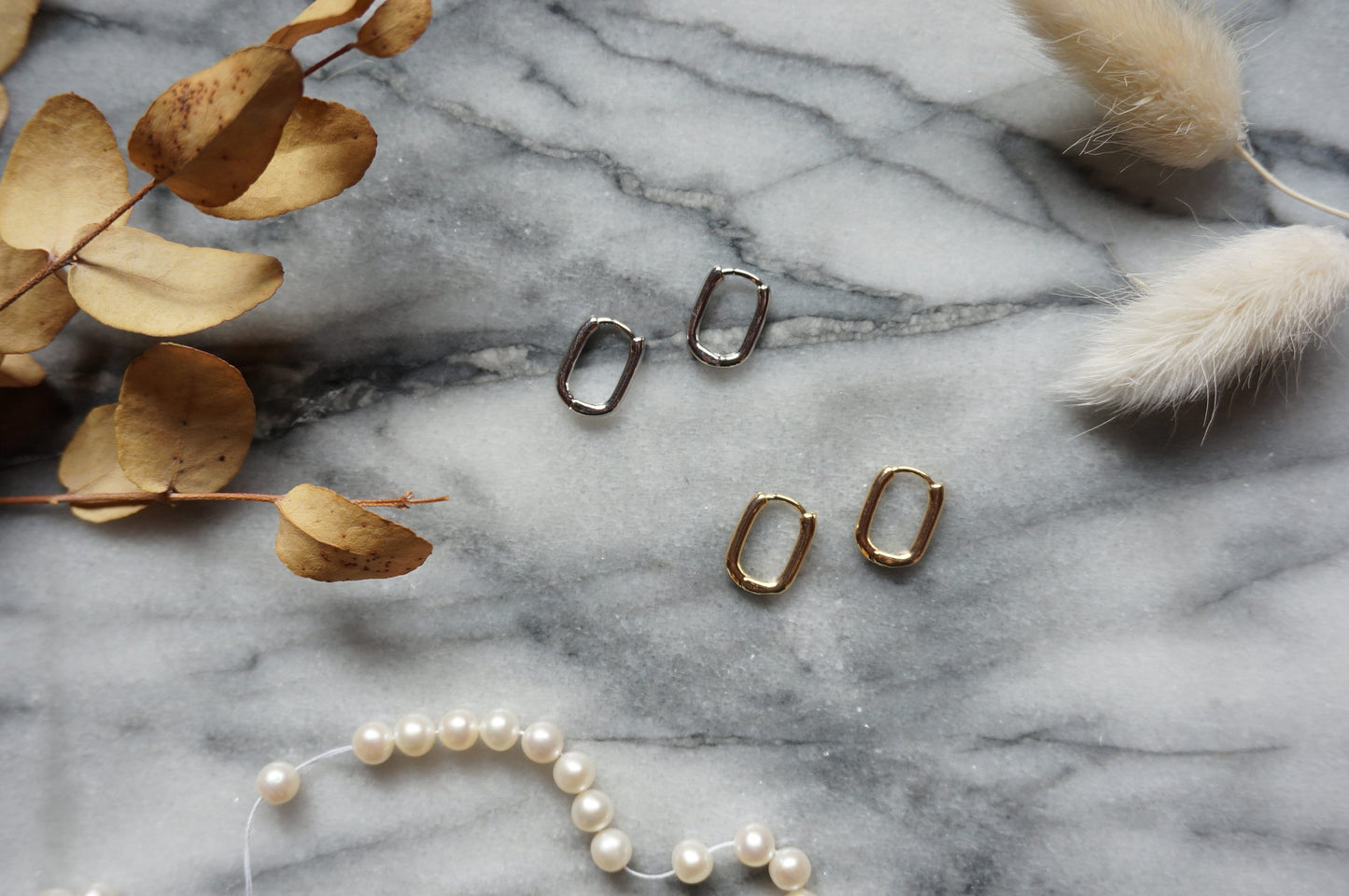 OBLONG - Rounded rectangle huggie earrings / Minimal Geometric Earrings / Basic Earrings