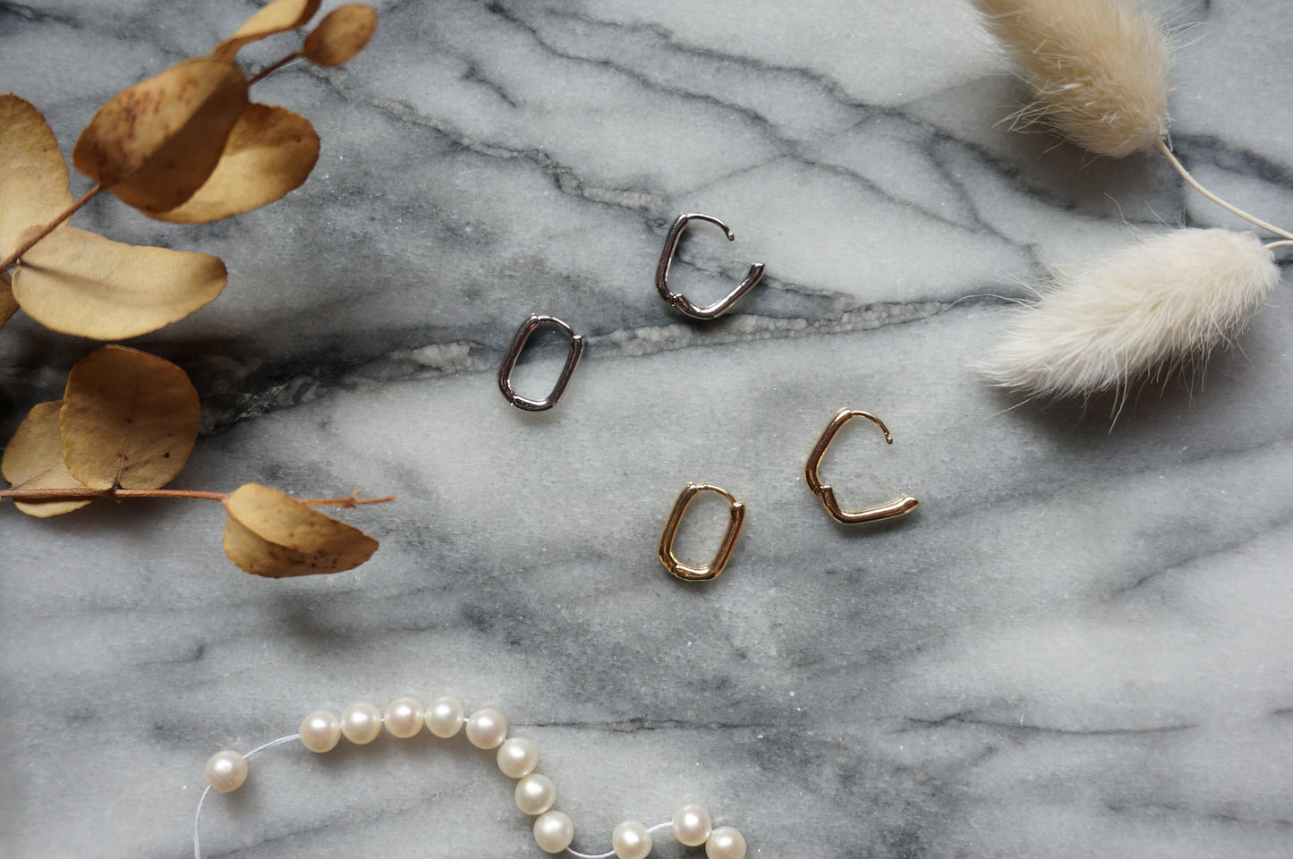 OBLONG - Rounded rectangle huggie earrings / Minimal Geometric Earrings / Basic Earrings