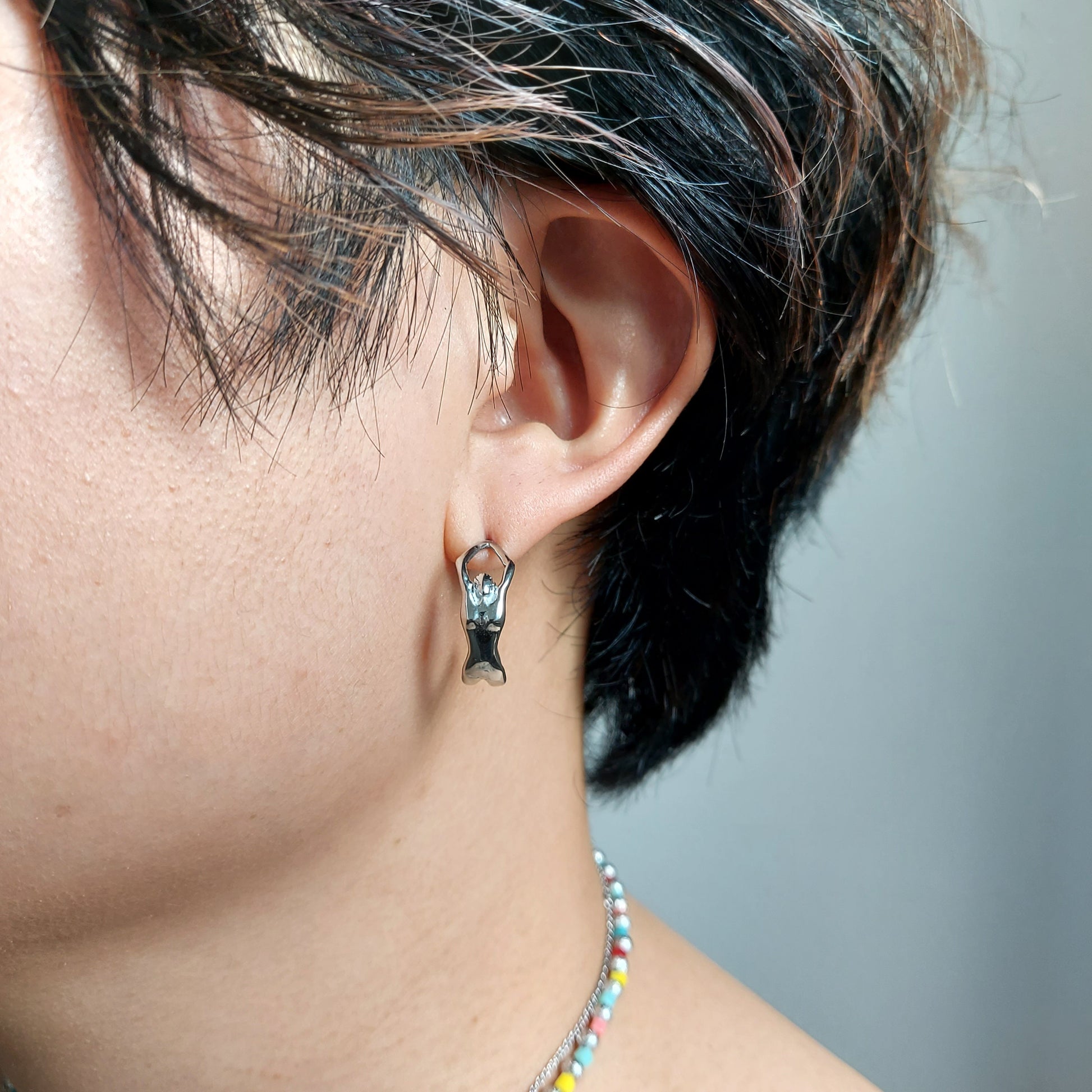 ACROBAT Female Body Hoop Earrings / Gold/Silver Hoops