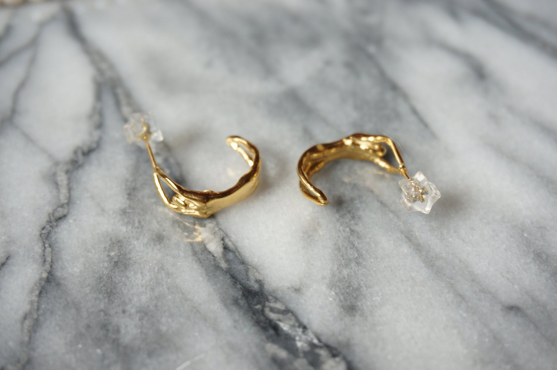 ACROBAT Female Body Hoop Earrings / Gold/Silver Hoops