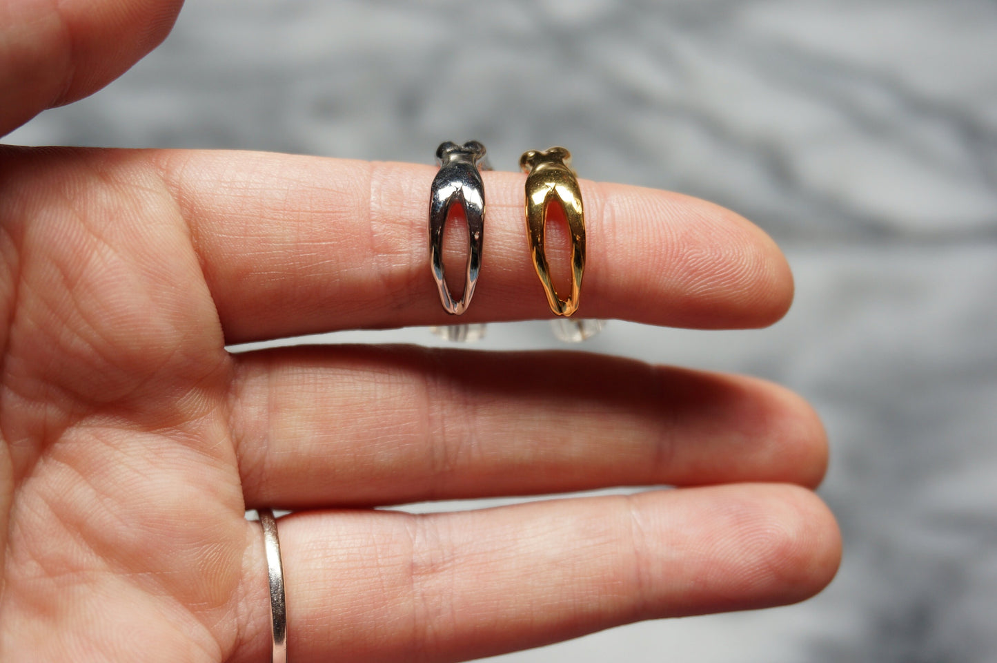 ACROBAT Female Body Hoop Earrings / Gold/Silver Hoops