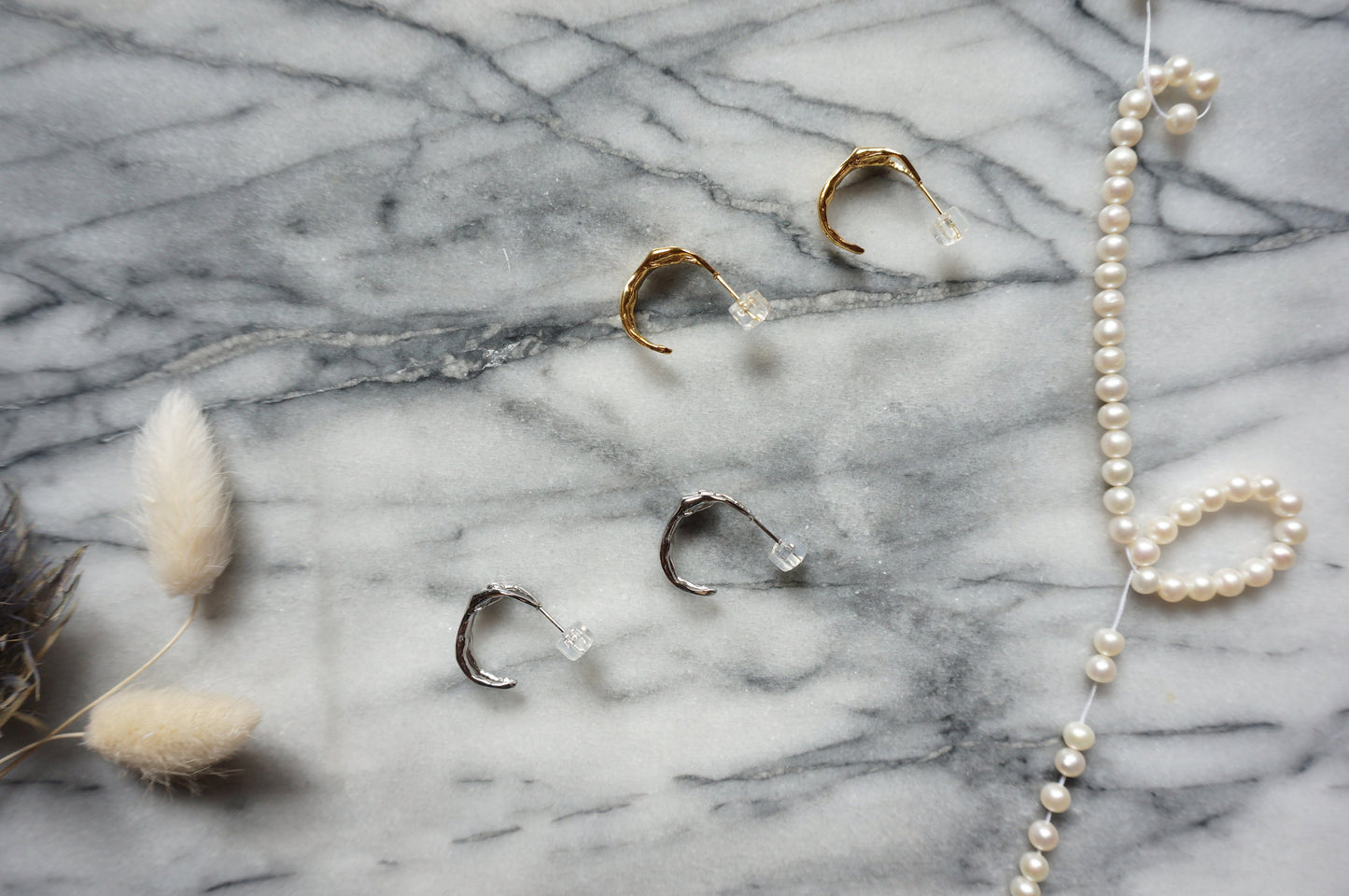 ACROBAT Female Body Hoop Earrings / Gold/Silver Hoops