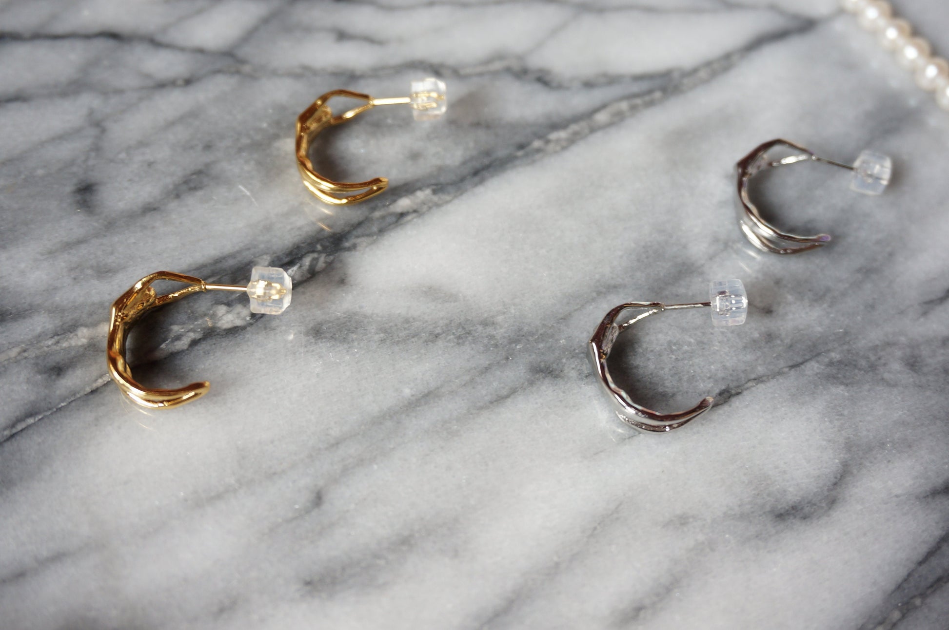 ACROBAT Female Body Hoop Earrings / Gold/Silver Hoops