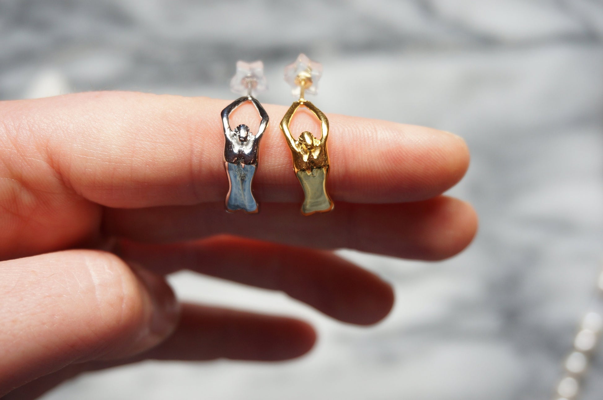 ACROBAT Female Body Hoop Earrings / Gold/Silver Hoops