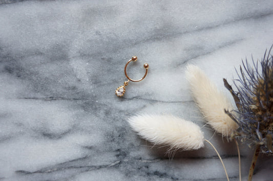 Dainty Septum Clip On Piercing / Teardrop Septum Clip on