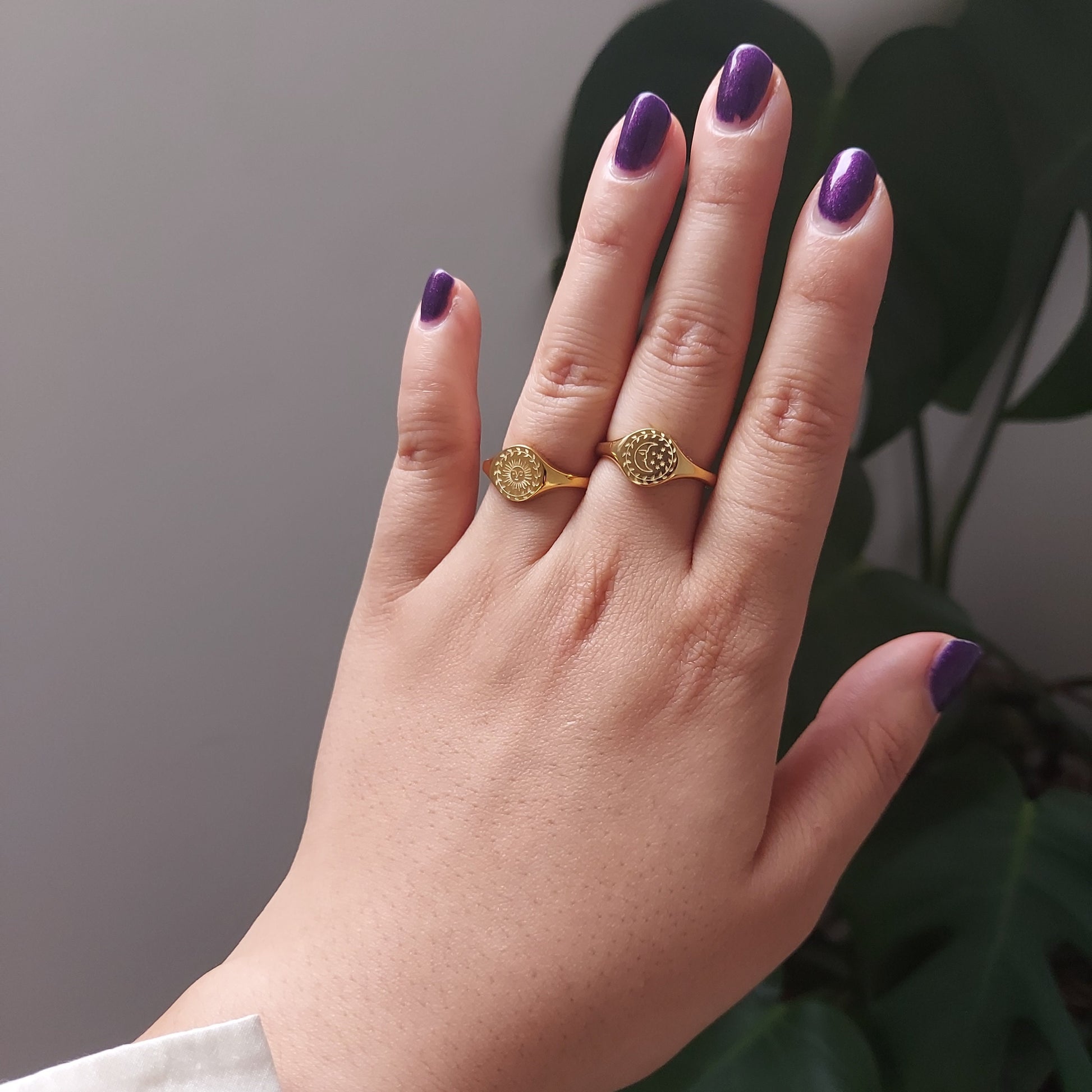 HAND-PICKED Teardrop Baroque Pearl and hand Hoop Earrings / Freshwater Pearl Unique Hoop Earrings
