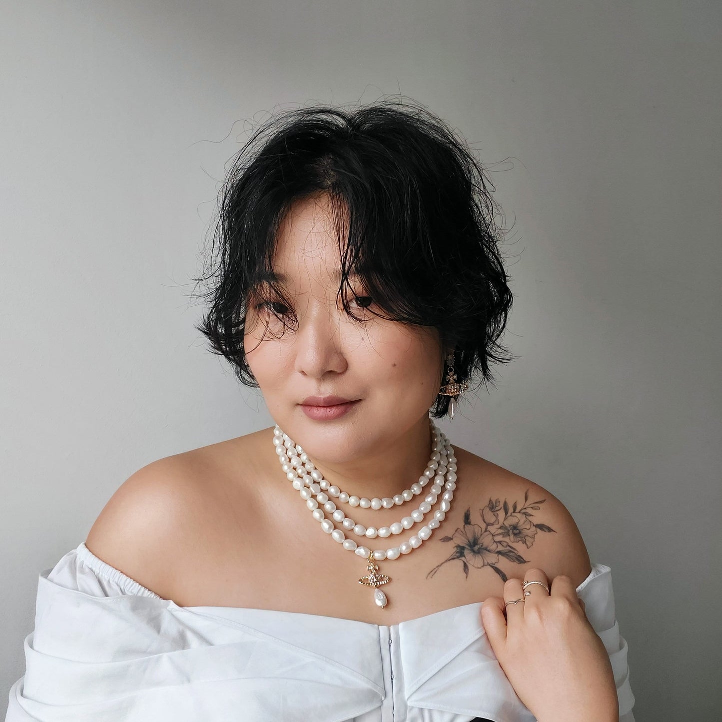 VICTORIA Three Layer Pearl / Black Pearl Necklace / Three Row Pearl Drop Choker