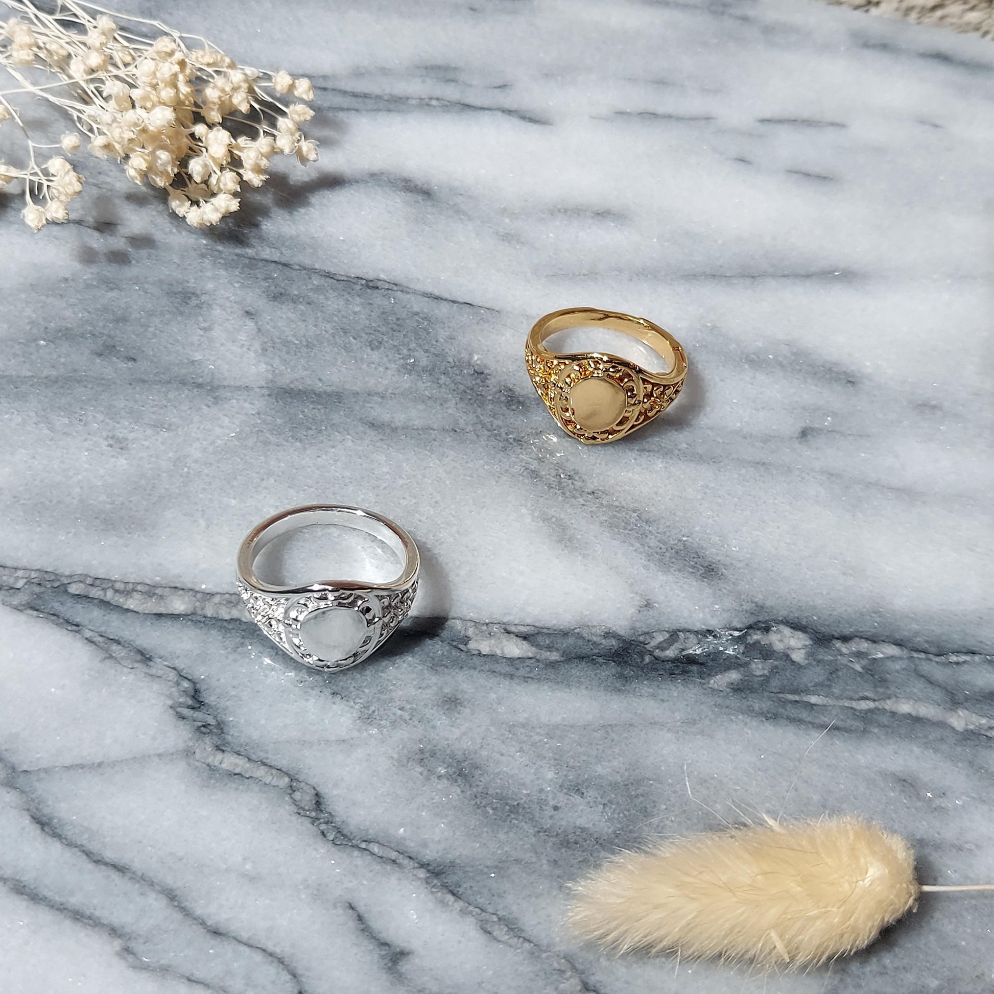 DUCHESS Silver / Gold Engraved Signet Ring