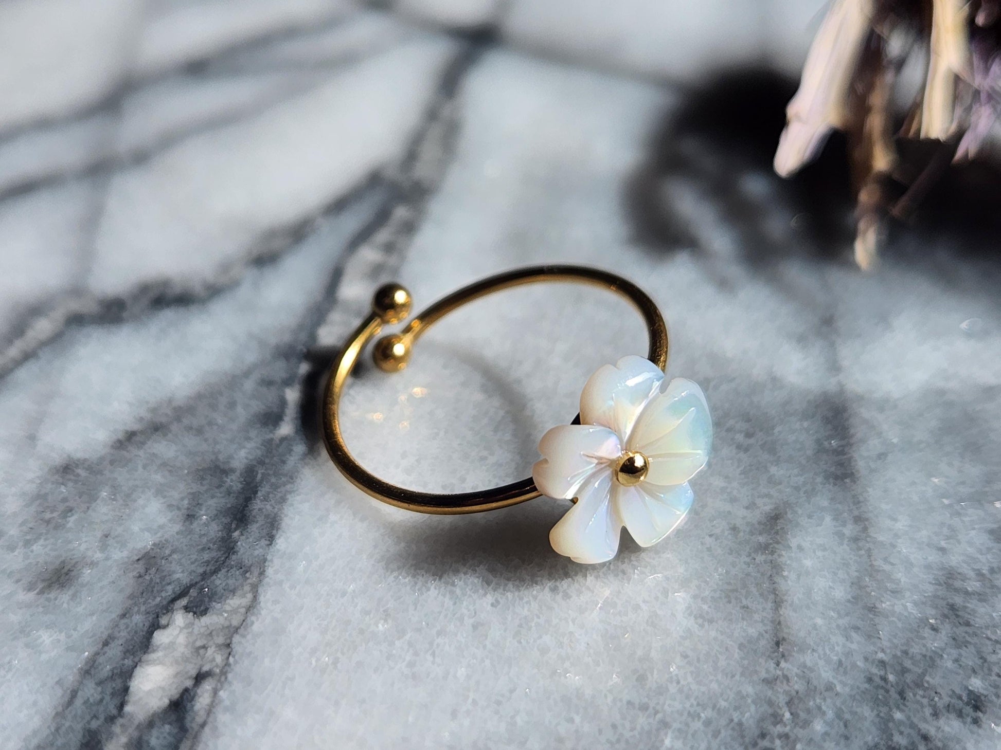 White Mother of Pearl Flower set