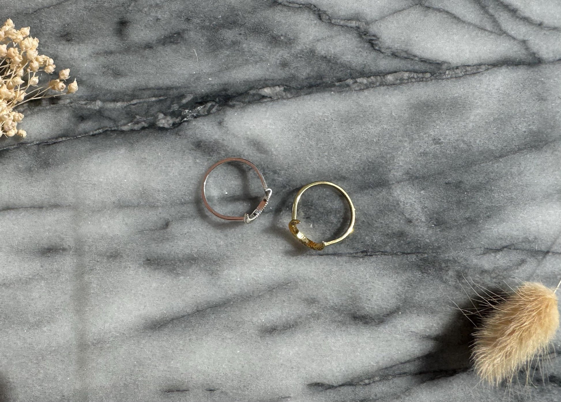 Crescent Moon Ring in Gold / Silver