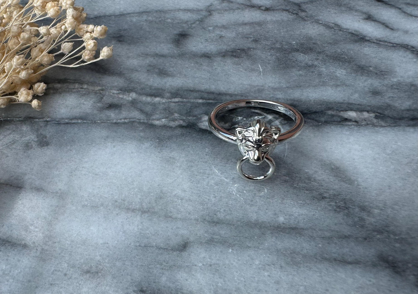 Victorian Style Lion Knocker Ring in Silver / Gold
